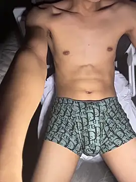tuanhip online show from 04/22/26, 01:56