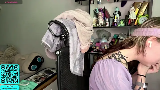 MadalynNosel online show from 06/06/26, 07:02