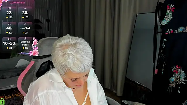Snapshot of Linda_Zef1r chatting on 05/03/26, 01:22 Linda Zef1r online show from 05/03/26, 01:22