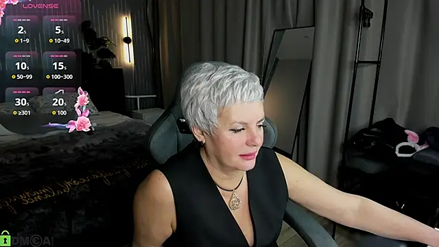 Snapshot of Linda_Zef1r chatting on 05/30/26, 01:03 Linda Zef1r online show from 05/30/26, 01:03