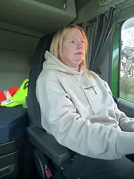 TruckerBabeLeenchen online show from 04/09/26, 04:56