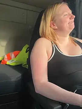 TruckerBabeLeenchen online show from 04/09/26, 06:19