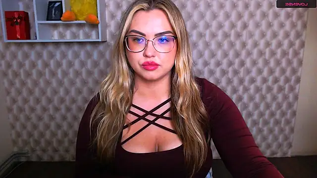 Snapshot of AminaSoul_ chatting on 05/15/26, 12:45 AminaSoul online show from 05/15/26, 12:45