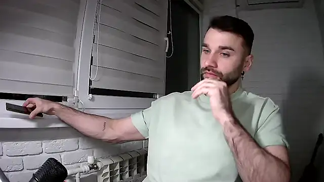 Snapshot of DaddySlava chatting on 04/03/26, 08:18 DaddySlava online show from 04/03/26, 08:18