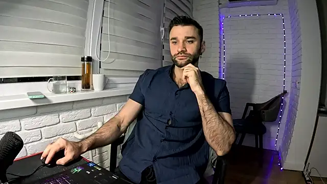 Snapshot of DaddySlava chatting on 04/13/26, 06:02 DaddySlava online show from 04/13/26, 06:02