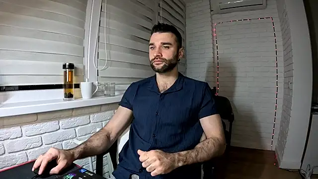 Snapshot of DaddySlava chatting on 04/15/26, 06:26 DaddySlava online show from 04/15/26, 06:26