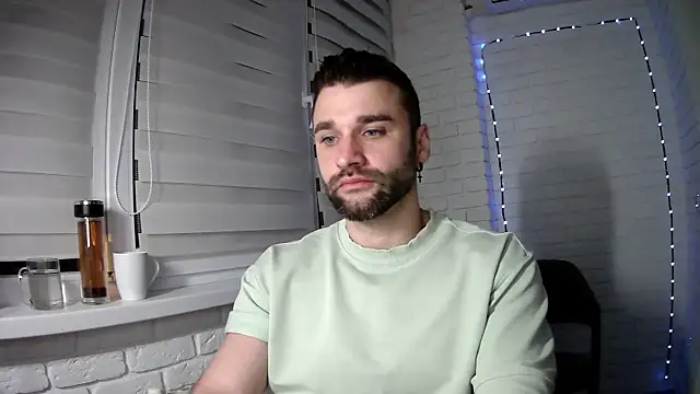 Snapshot of DaddySlava chatting on 04/18/26, 07:58 DaddySlava online show from 04/18/26, 07:58