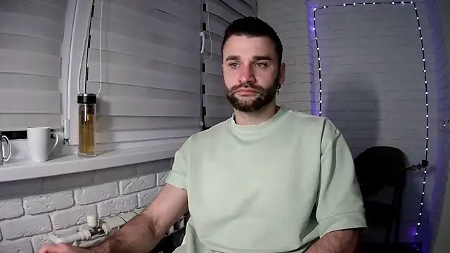 Snapshot of DaddySlava chatting on 04/20/26, 06:20 DaddySlava online show from 04/20/26, 06:20