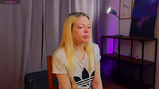 OliviaCaffery online show from 04/19/26, 04:28