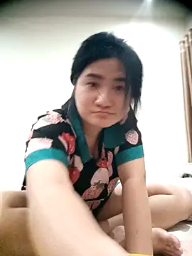 Alicee 001 online show from 04/13/26, 04:23