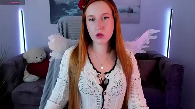 Snapshot of EvaBellea chatting on 05/27/26, 01:30 EvaBellea online show from 05/27/26, 01:30