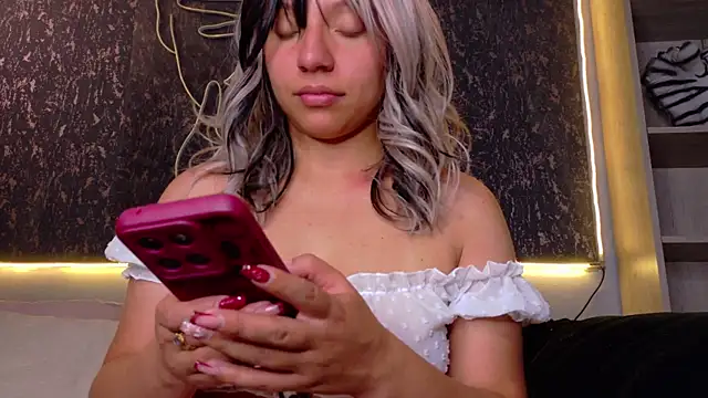 Saraa love  online show from 07/04/26, 06:58