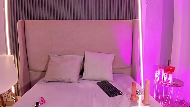 BellaWilliams  online show from 05/01/26, 05:01