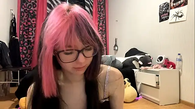 Snapshot of WifeAileen chatting on 05/02/26, 05:12 WifeAileen online show from 05/02/26, 05:12
