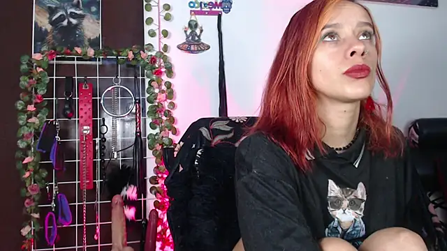 Snapshot of Lexxii_hot_col chatting on 06/18/26, 04:11 Lexxii hot col online show from 06/18/26, 04:11