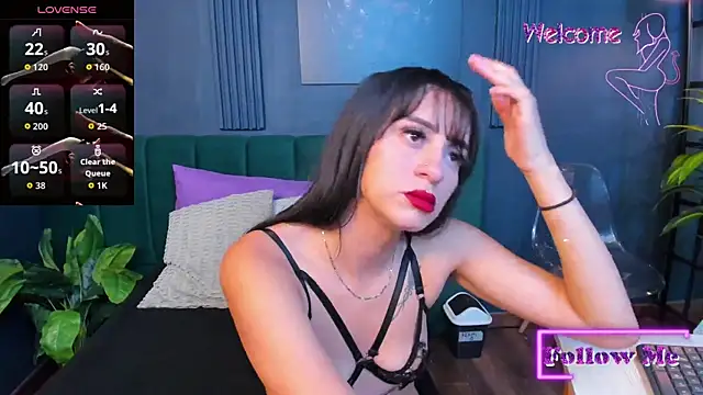 Alicecoule  online show from 05/07/26, 11:37
