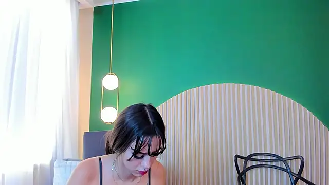 Alicecoule  online show from 05/28/26, 11:51