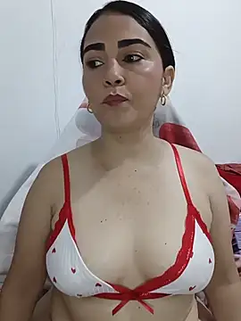 Snapshot of Emily_Divi69 chatting on 07/11/26, 03:31 Emily Divi69 online show from 07/11/26, 03:31