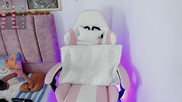 alisson boobs   online show from 07/10/26, 12:30