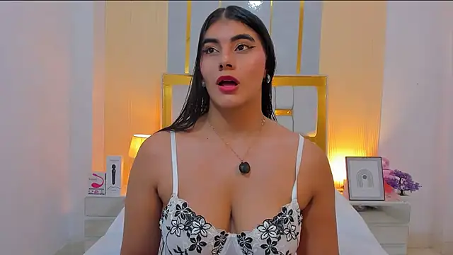 Snapshot of Alara_Keyy chatting on 05/15/26, 06:48 Alara Keyy online show from 05/15/26, 06:48