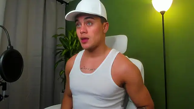 Snapshot of danny_smith24 chatting on 04/13/26, 02:28 danny smith24 online show from 04/13/26, 02:28