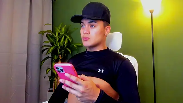 Snapshot of danny_smith24 chatting on 04/14/26, 03:45 danny smith24 online show from 04/14/26, 03:45