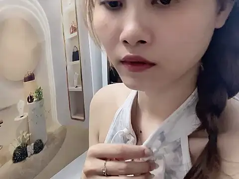    Nami    online show from 05/10/26, 04:45