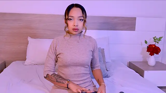 Snapshot of LaraBelmon chatting on 04/11/26, 08:57 LaraBelmon online show from 04/11/26, 08:57