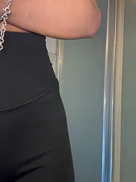 latinacaro- online show from 05/13/26, 06:55