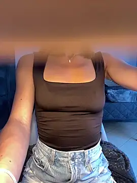 latinacaro- online show from 06/11/26, 09:07