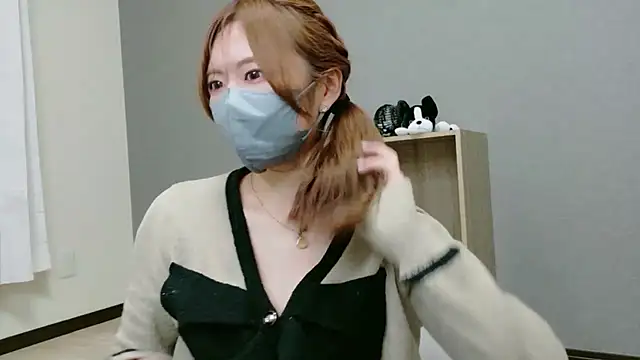 YUA 0425 online show from 04/28/26, 05:18
