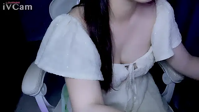 Milk xoxo online show from 04/10/26, 07:29