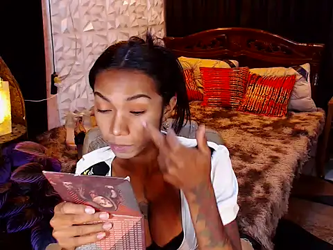 SluttyWhoreAra online show from 04/21/26, 11:18