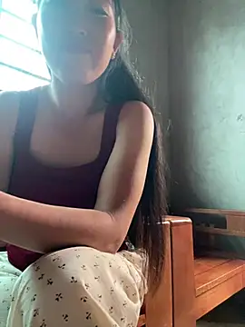 Snapshot of Huonglyna chatting on 06/26/26, 05:56 Huonglyna online show from 06/26/26, 05:56