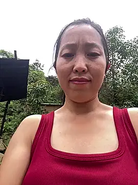 Snapshot of Huonglyna chatting on 07/05/26, 06:42 Huonglyna online show from 07/05/26, 06:42