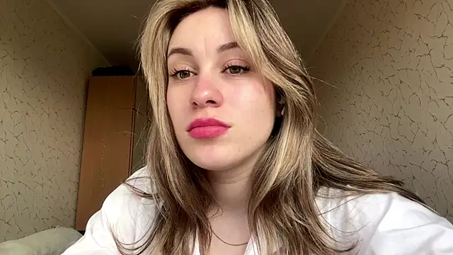 Snapshot of SpringSummers chatting on 04/04/26, 07:17 SpringSummers online show from 04/04/26, 07:17