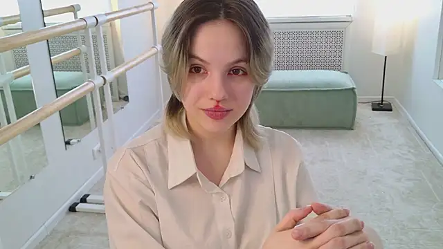 Snapshot of true_voice chatting on 04/10/26, 02:11 true voice online show from 04/10/26, 02:11