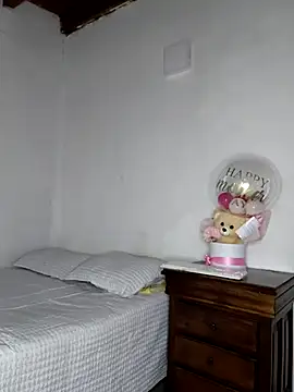 Snapshot of Paulina_06 chatting on 06/15/26, 07:49 Paulina 06 online show from 06/15/26, 07:49