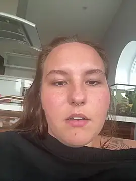 Hollpopss online show from 04/14/26, 01:50