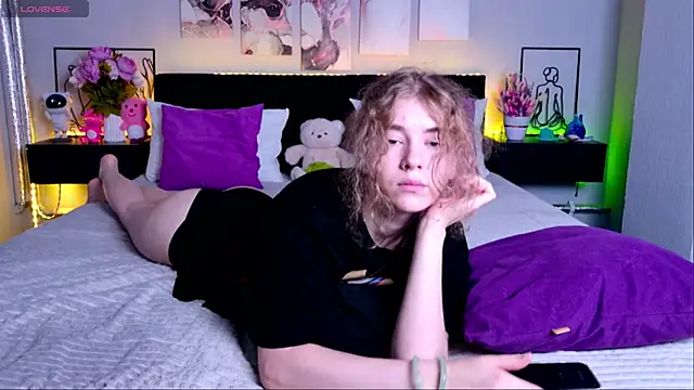 Girl Next Door 18 online show from 06/27/26, 07:52