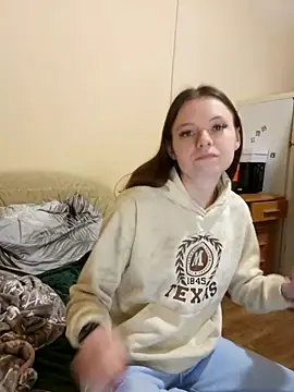 JessicaHolland1 online show from 04/24/26, 05:26
