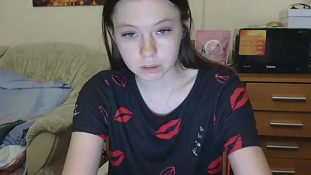 Snapshot of JessicaHolland1 chatting on 05/31/26, 06:09 JessicaHolland1 online show from 05/31/26, 06:09