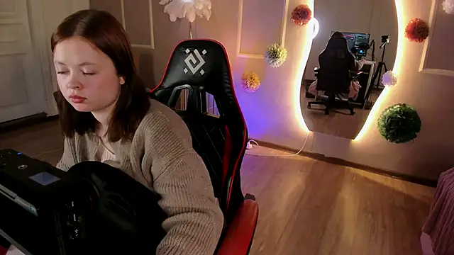 Astra Shade online show from 04/07/26, 02:39