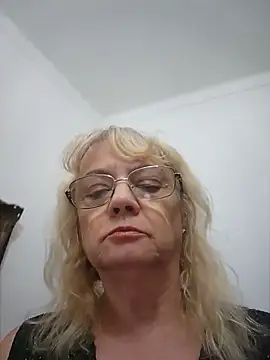 MatureElegantWidow online show from 06/03/26, 09:53