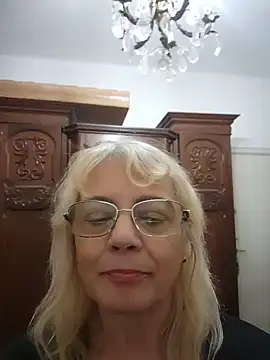 MatureElegantWidow online show from 06/14/26, 09:17