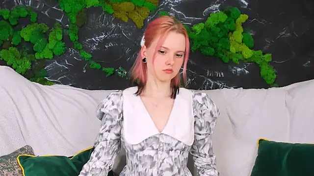 Lina Veyra online show from 04/07/26, 12:49