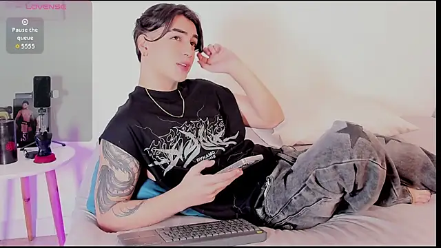 Snapshot of Thiago_angel chatting on 04/22/26, 06:05 Thiago angel online show from 04/22/26, 06:05