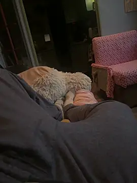 Snapshot of thetearits chatting on 04/10/26, 09:58 thetearits online show from 04/10/26, 09:58