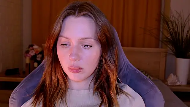 Snapshot of MeganClapp chatting on 04/27/26, 05:27 MeganClapp online show from 04/27/26, 05:27