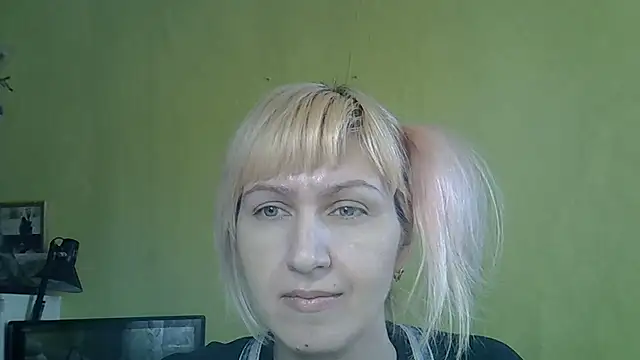 Snapshot of Helgy_asy chatting on 04/09/26, 11:26 Helgy asy online show from 04/09/26, 11:26